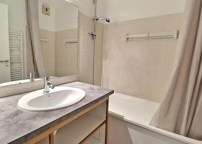 Confortable 2 Pieces, Skis Aux Pieds, Proche Commerces - Fr-1-182a-41 شقة *