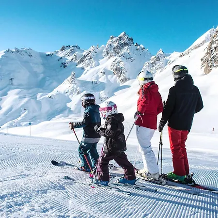 Confortable 2 Pieces, Skis Aux Pieds, Proche Commerces - Fr-1-182a-41 Courchevel